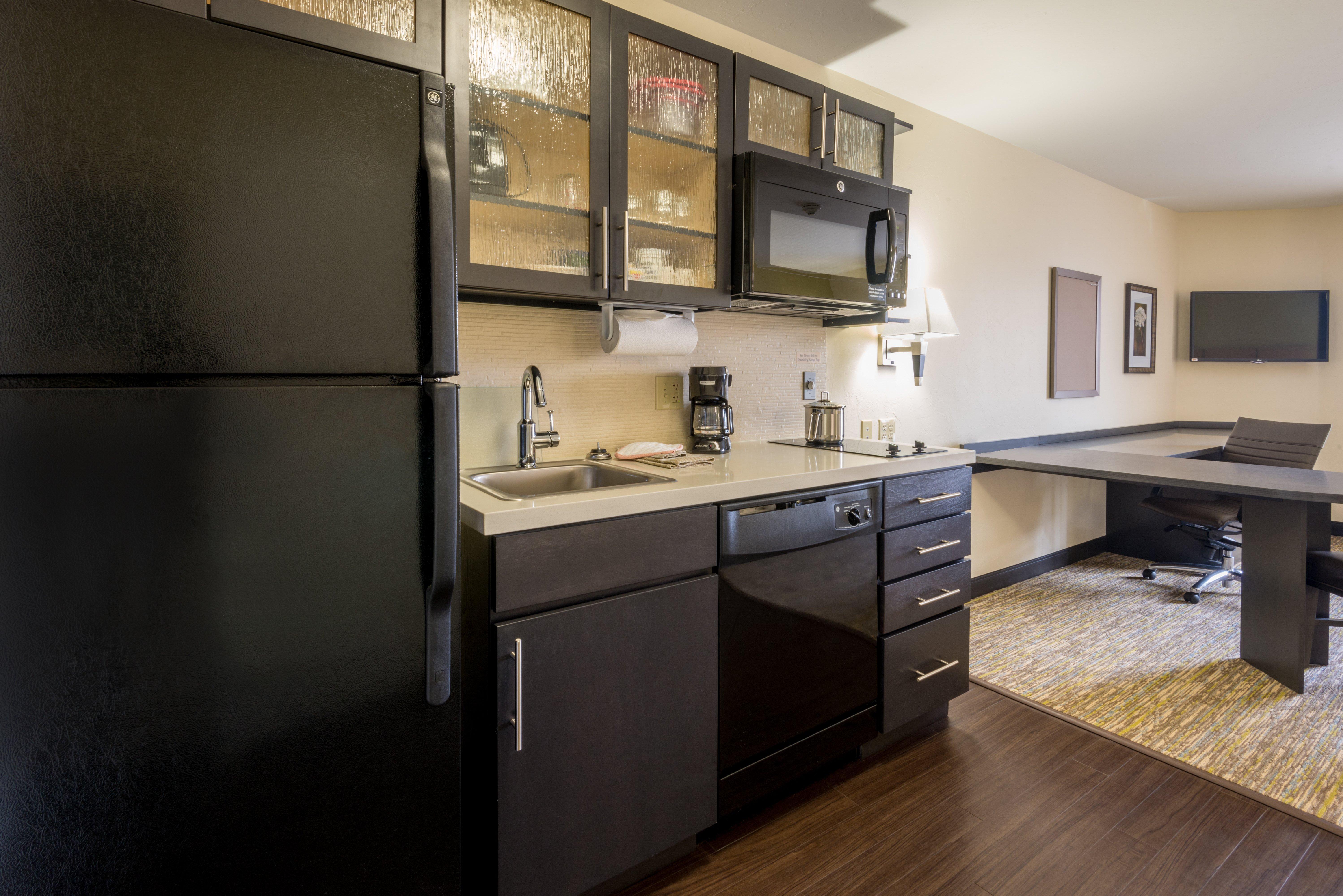 Candlewood Suites Del City By Ihg Exterior photo